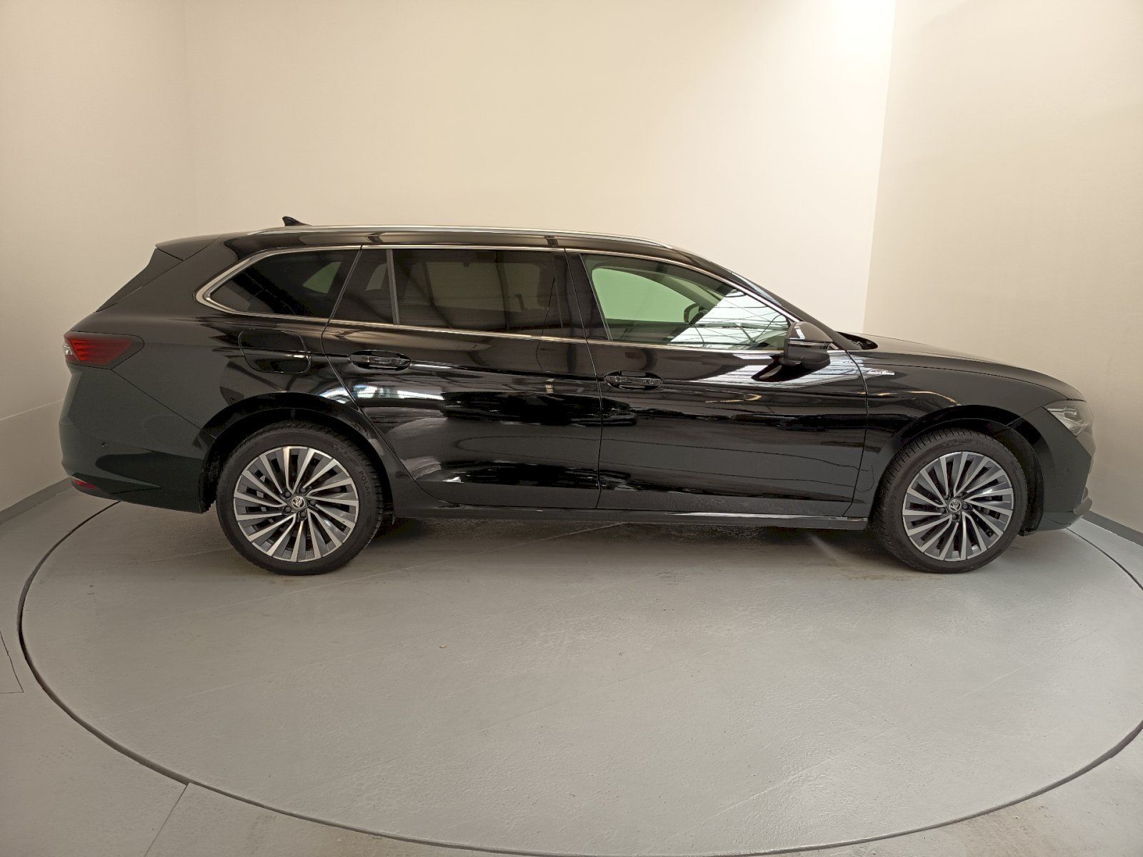 Škoda Superb, COMBI L&K, 2.0TDI/ 142kW, 7DSG - fotka 6