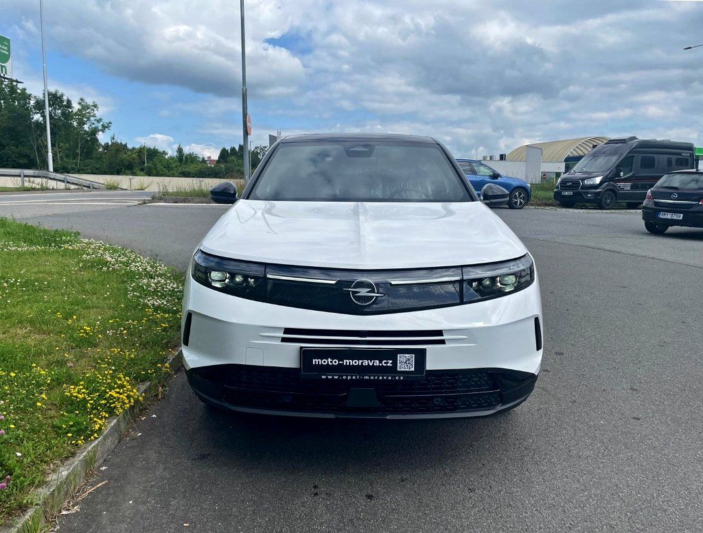 Opel Grandland, MHEV 1.2T 145k GS AT6 - fotka 2