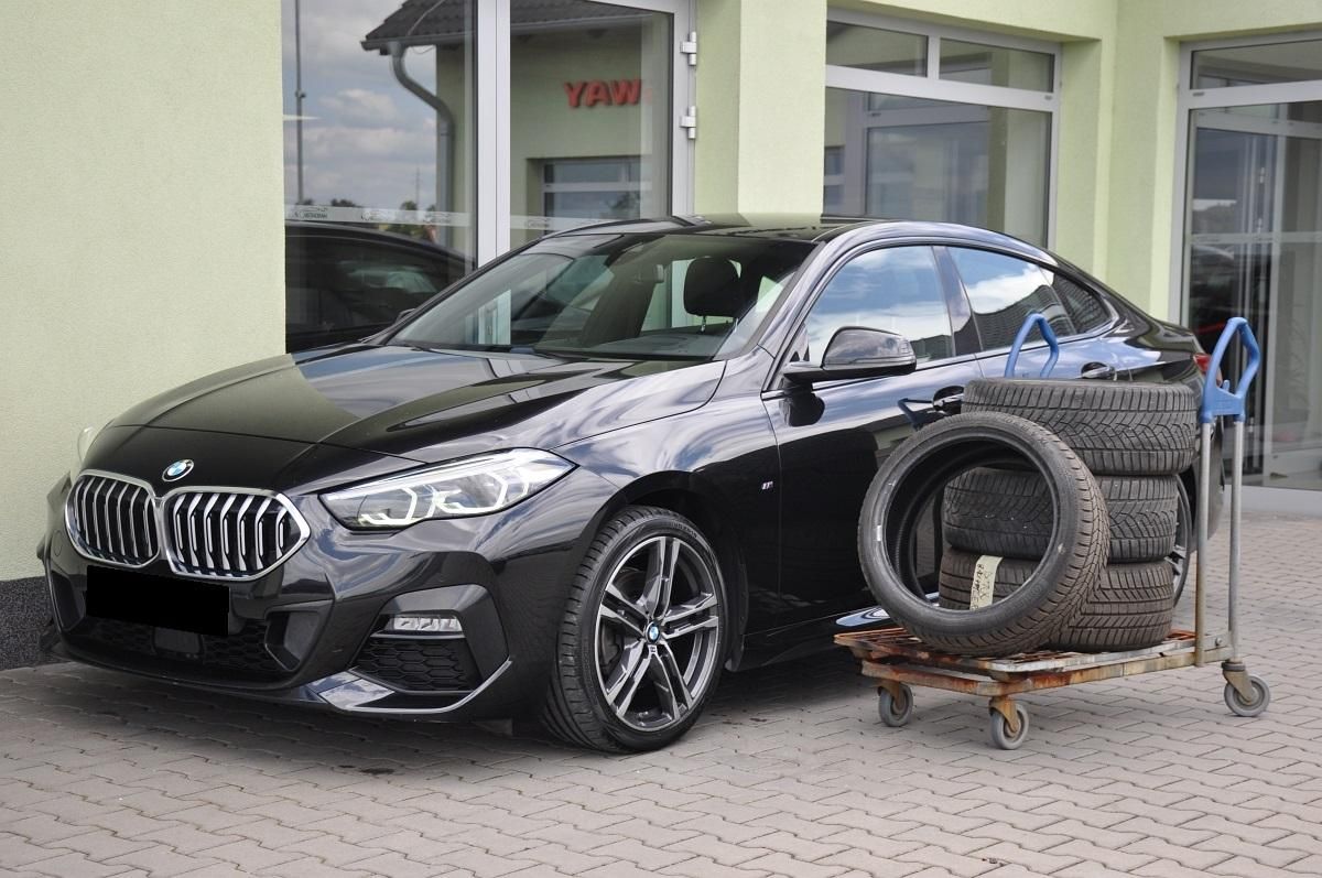 BMW Řada 2, 218d M-SPORT 1M ČR 2xPNEU - fotka 2