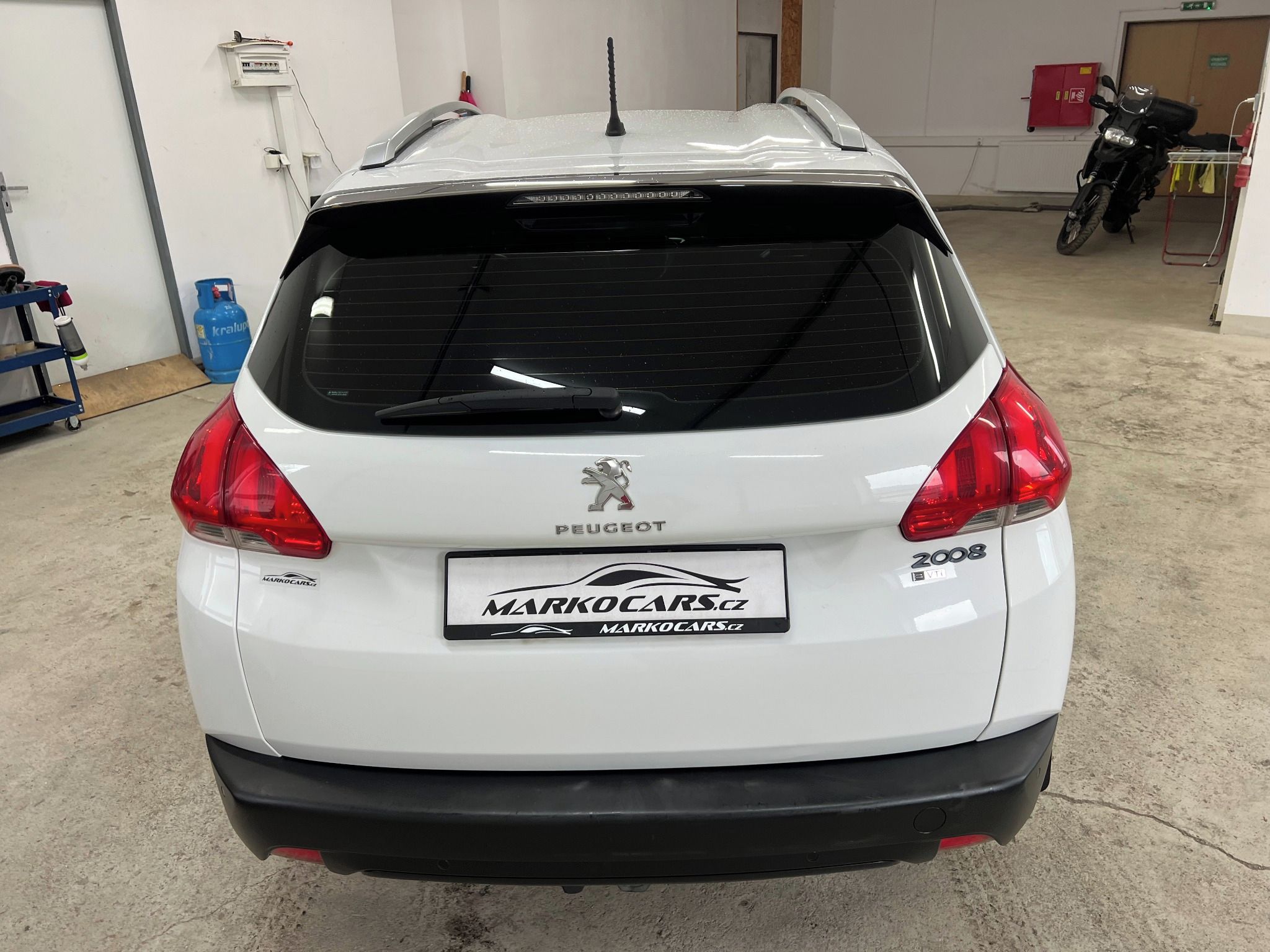 Peugeot 2008, 1.2 PureTech AUTOMAT LITÁ KOLA - fotka 6