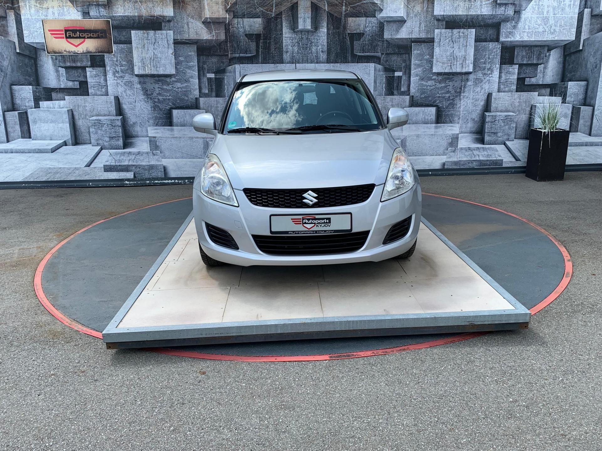 Suzuki Swift, 1.2i, 69KW, 4x4, - fotka 2