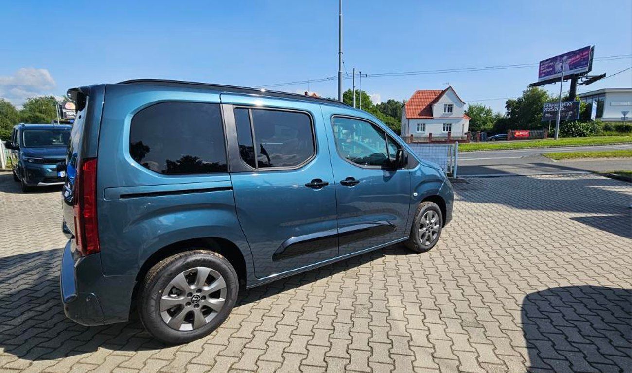 Opel Combo, Eleg. Plus 1.5 CDT 96kW AT8 - fotka 6
