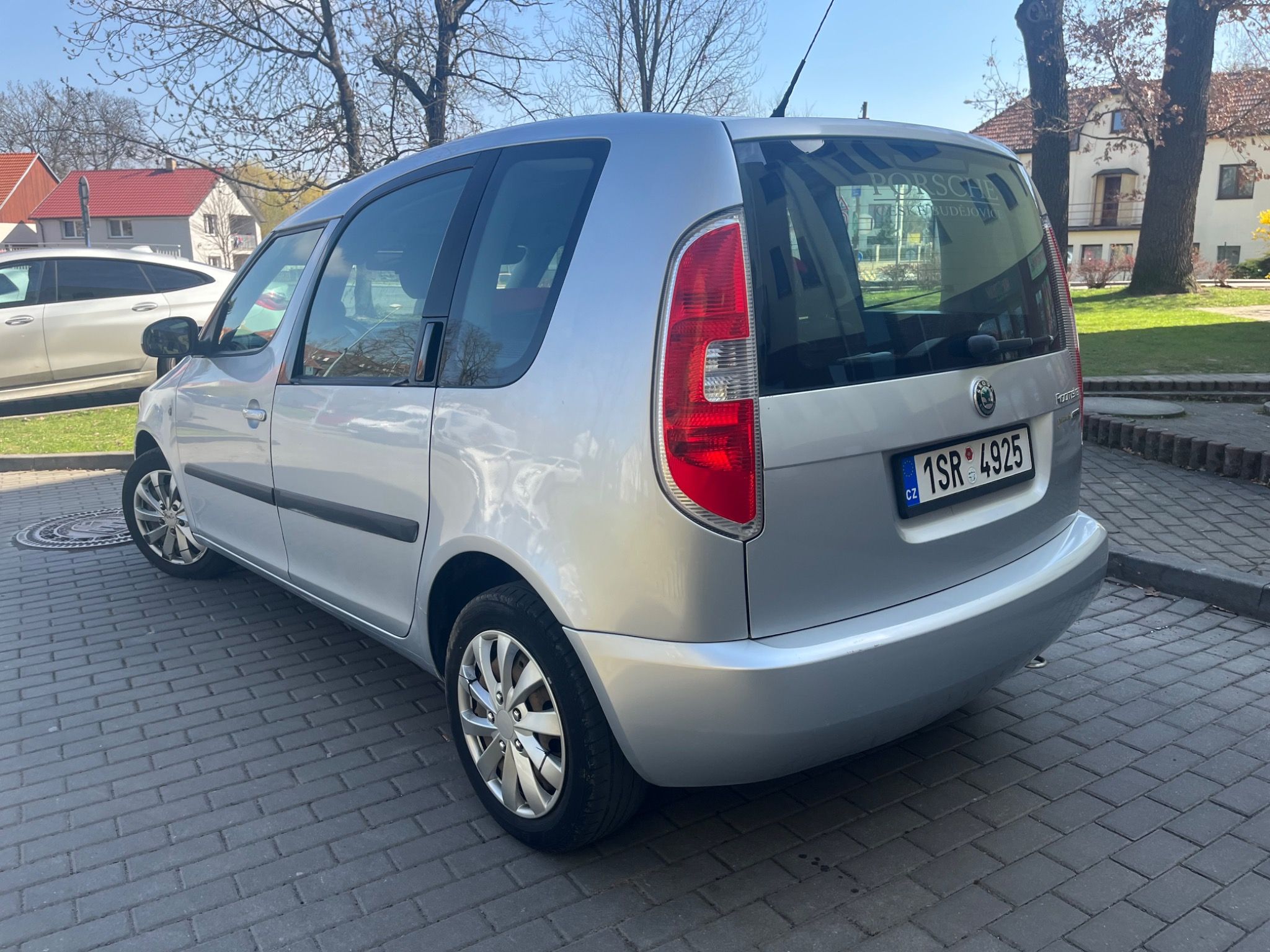Škoda Roomster, 1.2TSI 63 kw, 1.majitel - fotka 3