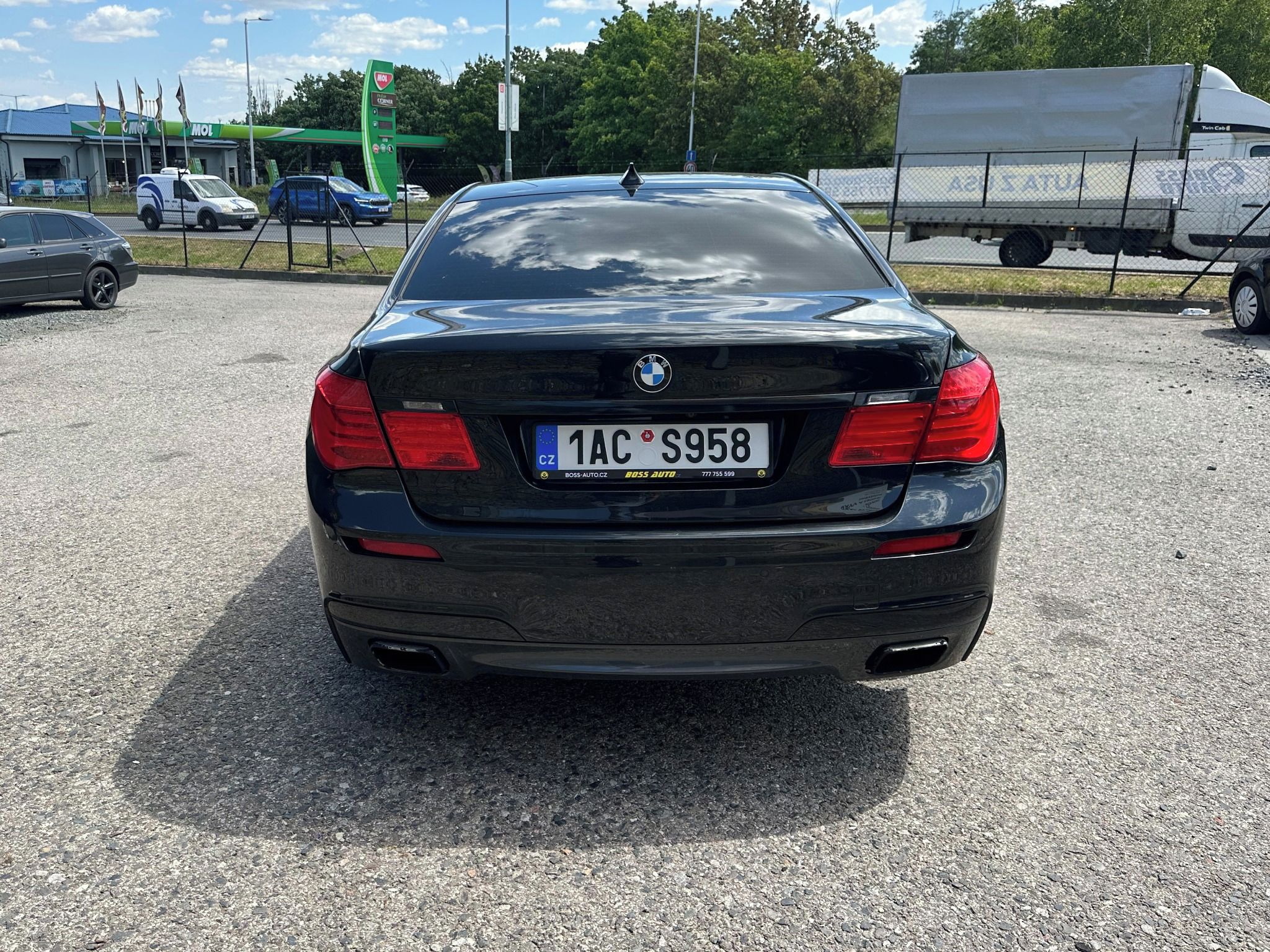 BMW Řada 7, BMW 740D xDrive 2010 - fotka 5