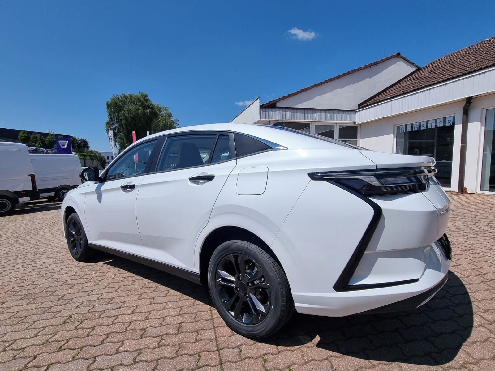 Dongfeng Shine, E1 aktuální modelový rok - fotka 5