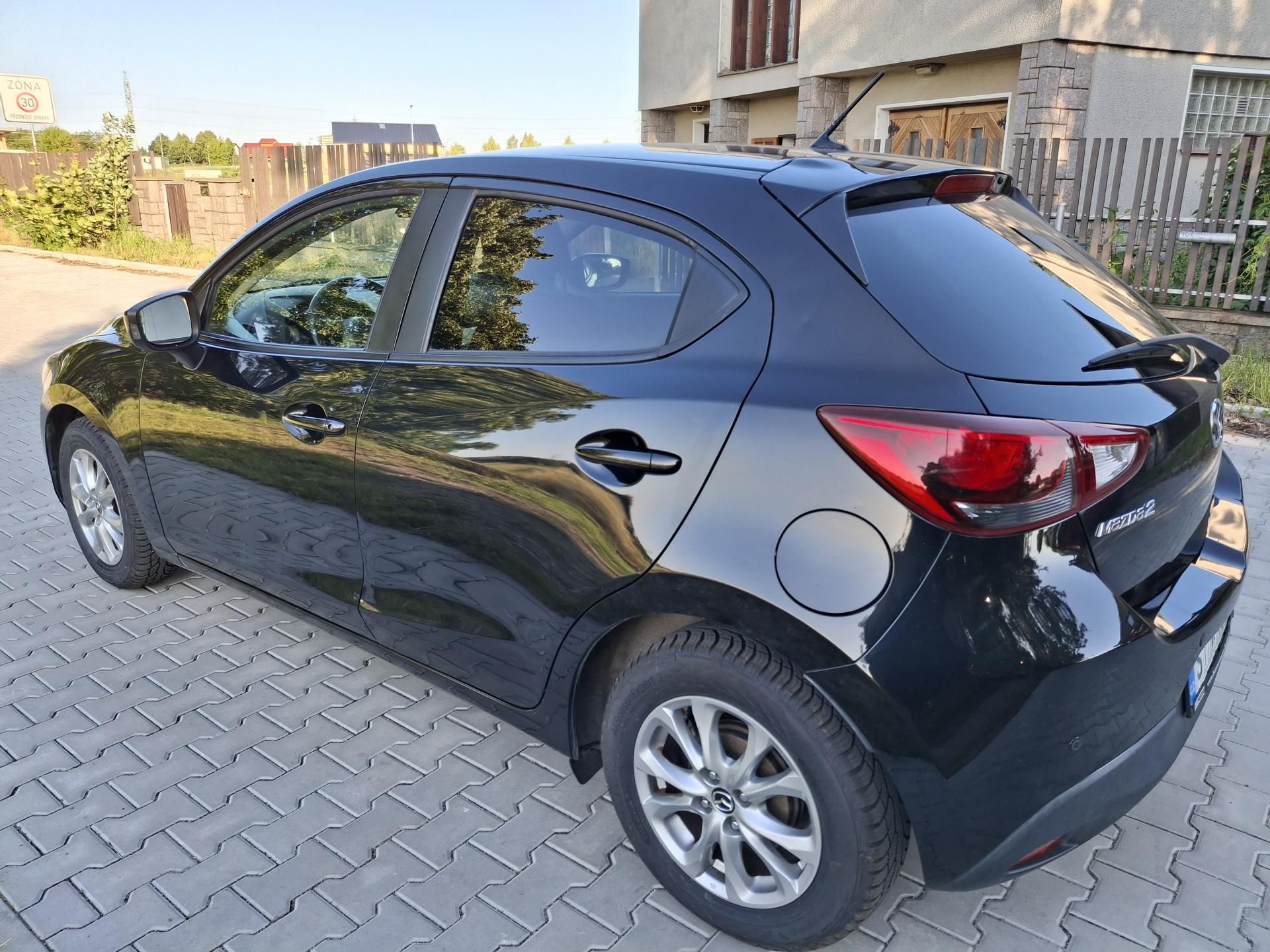 Mazda 2, 1.5 benzin skyactive sport - fotka 3