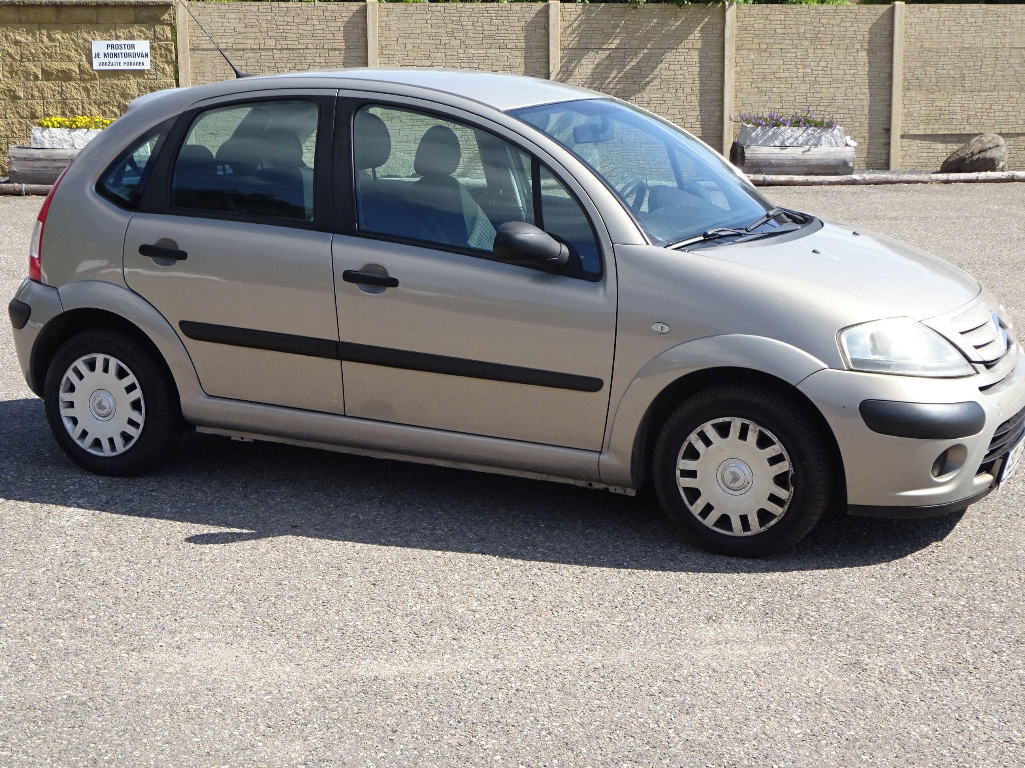 Citroën C3, 1.4i (54 KW) Koupeno v ČR - fotka 2