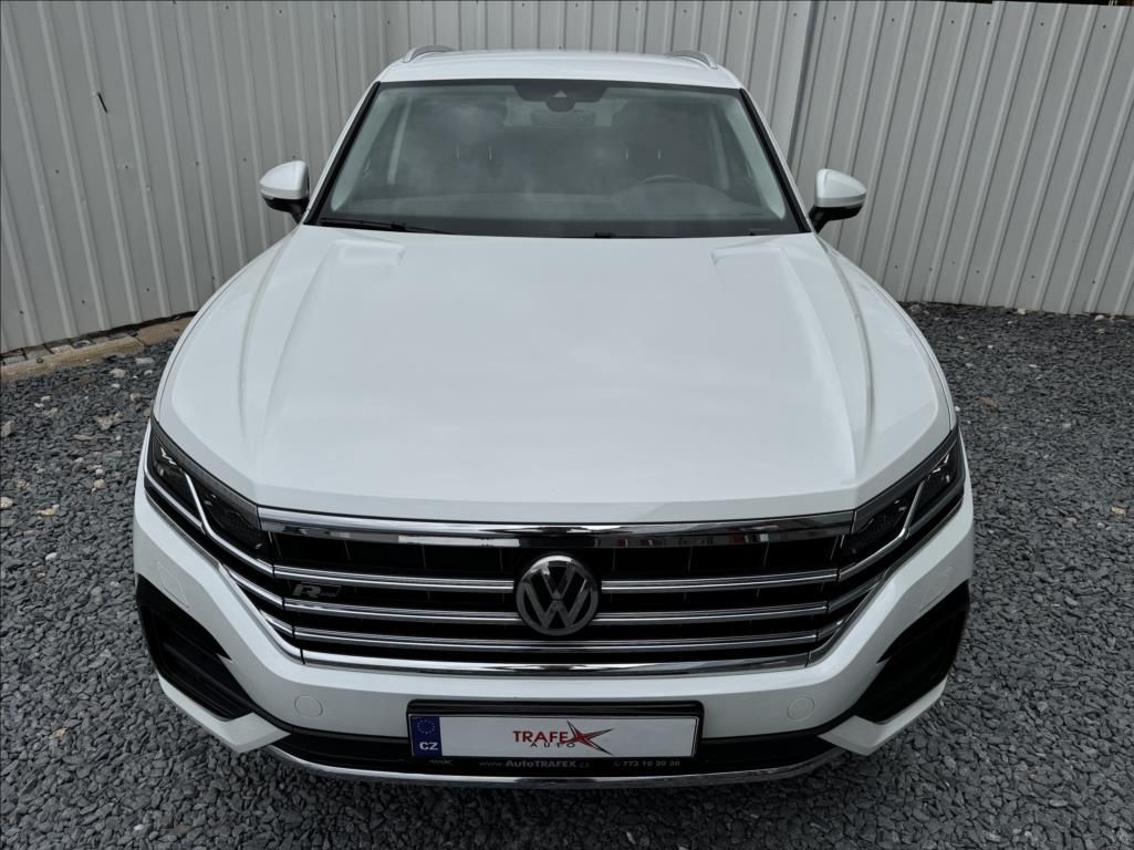 Volkswagen Touareg, 3,0 TDI,210kW,R-line,1.maj.,ČR - fotka 6