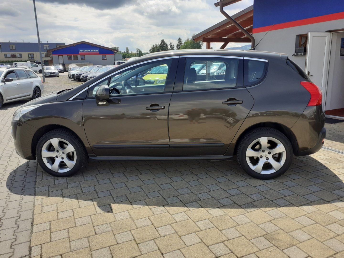 Peugeot 3008, 1.6 i 88 kW - fotka 6
