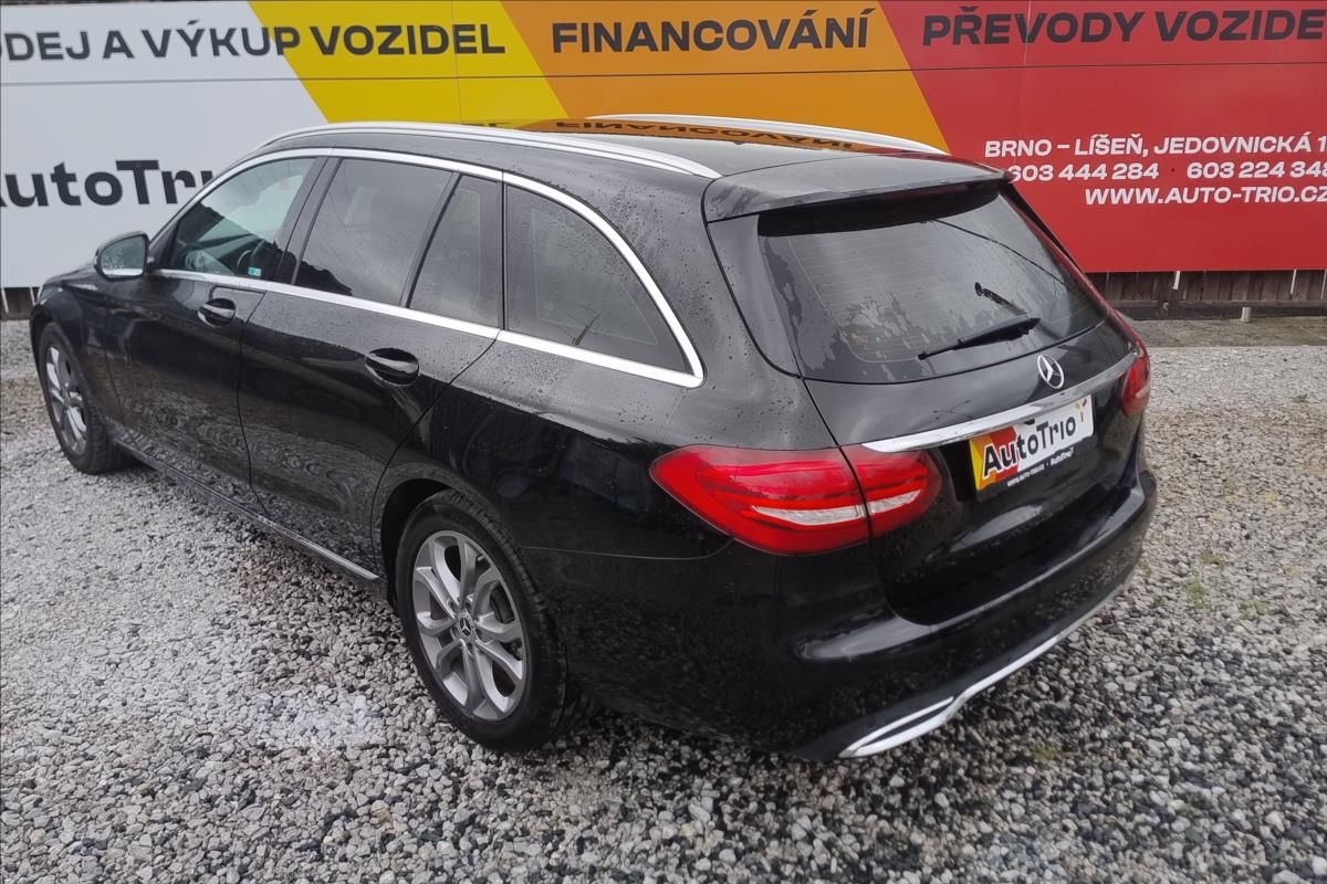 Mercedes-Benz Třídy C, 180d - fotka 4