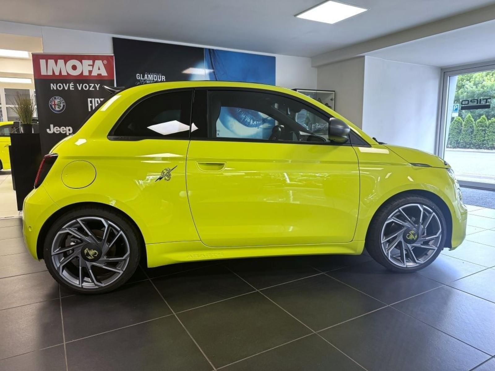 Abarth 500e, Cabrio 114 kW (155k) Turismo - fotka 5