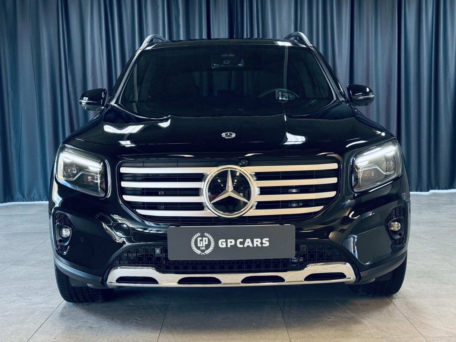 Mercedes-Benz GLB, 200d*4M*PANO*ZÁRUKA*360 - fotka 2