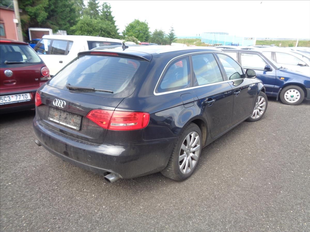 Audi A4, 2,0 - fotka 5