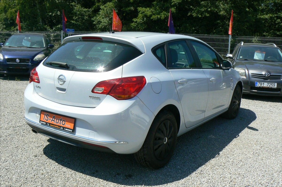 Opel Astra, 1,4 - 103 kw - fotka 6
