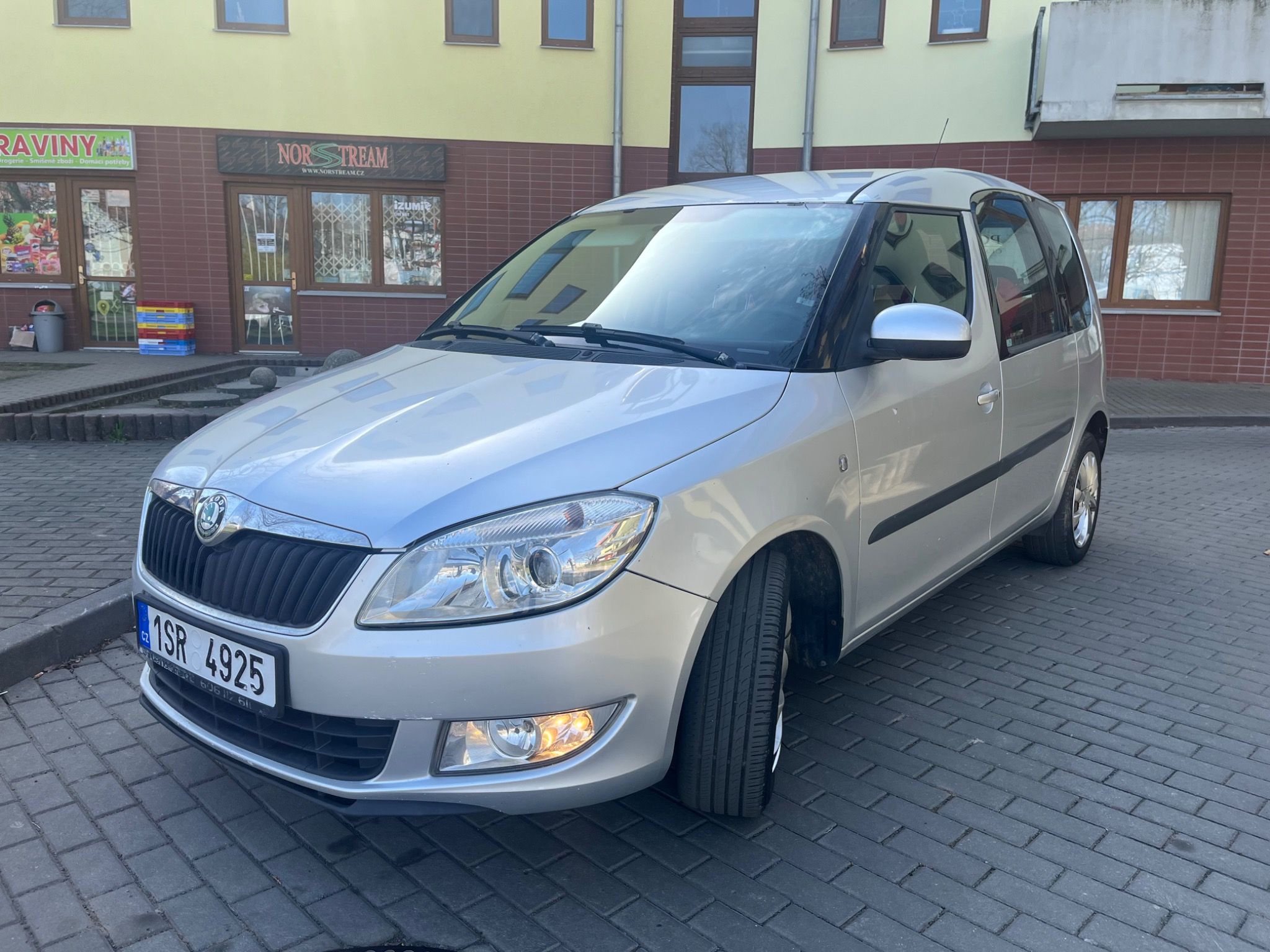Škoda Roomster, 1.2TSI 63 kw, 1.majitel - fotka 2
