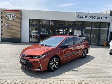 1.8 HEV STYLE + zimní kola