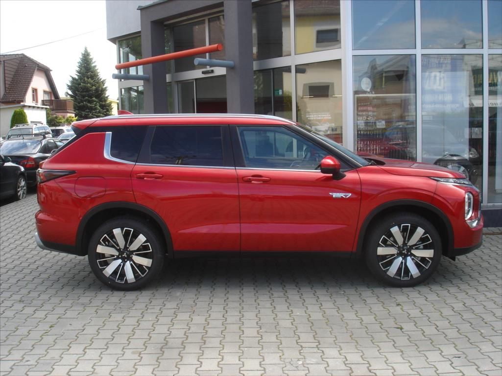 Mitsubishi Outlander, 2,4 PHEV 306k AT 4x4  Intense - fotka 3