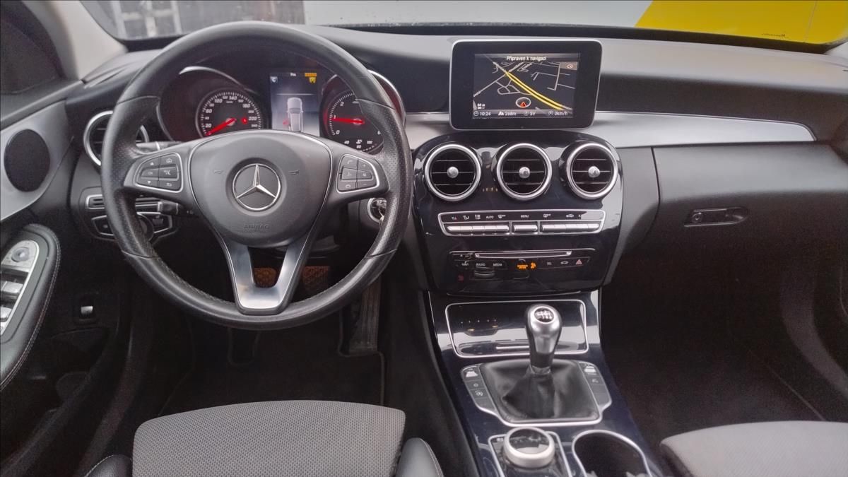Mercedes-Benz Třídy C, 180d - fotka 5