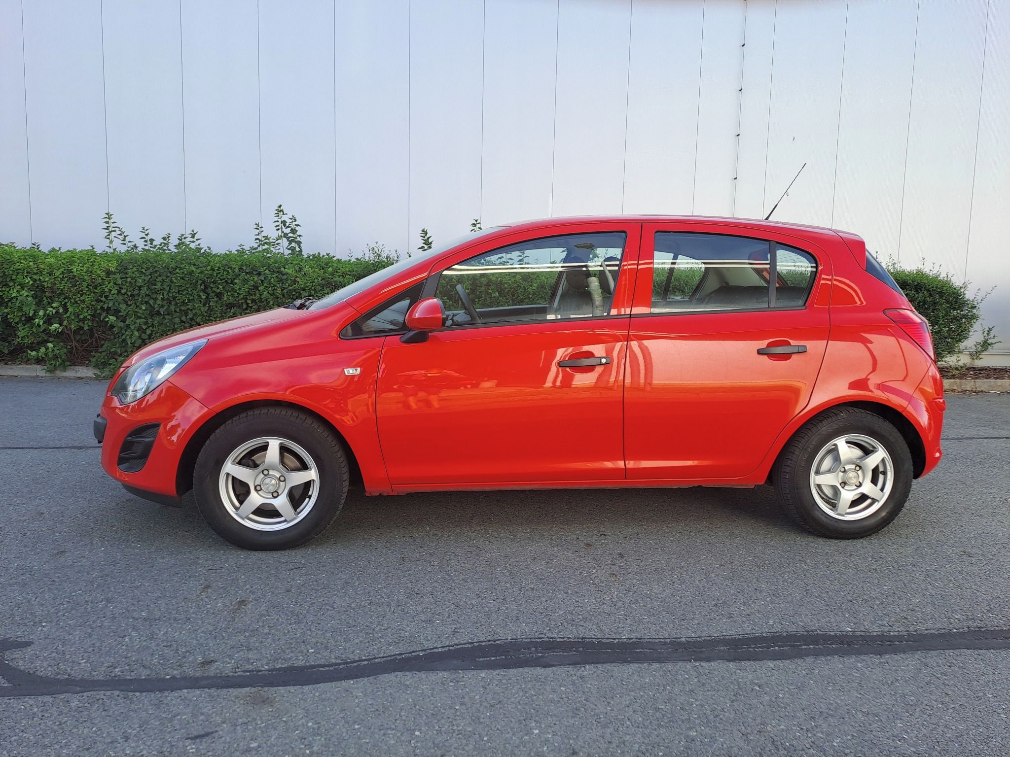 Opel Corsa, 1.0i ČR 2.MAJ PĚKNÁ+ZIMNÍ KOLA - fotka 4