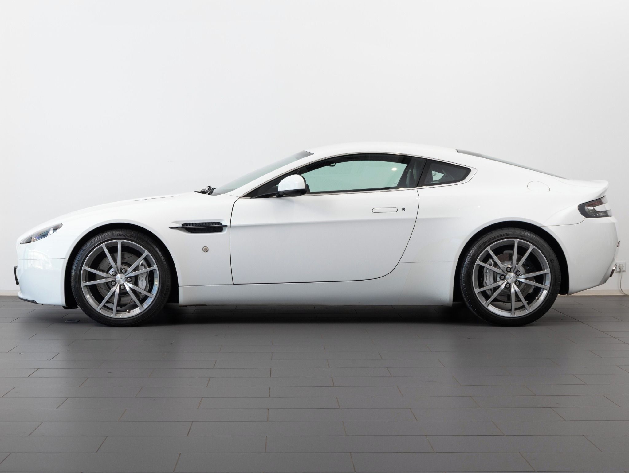 Aston Martin V8 Vantage, EU, plná servisní historie - fotka 5