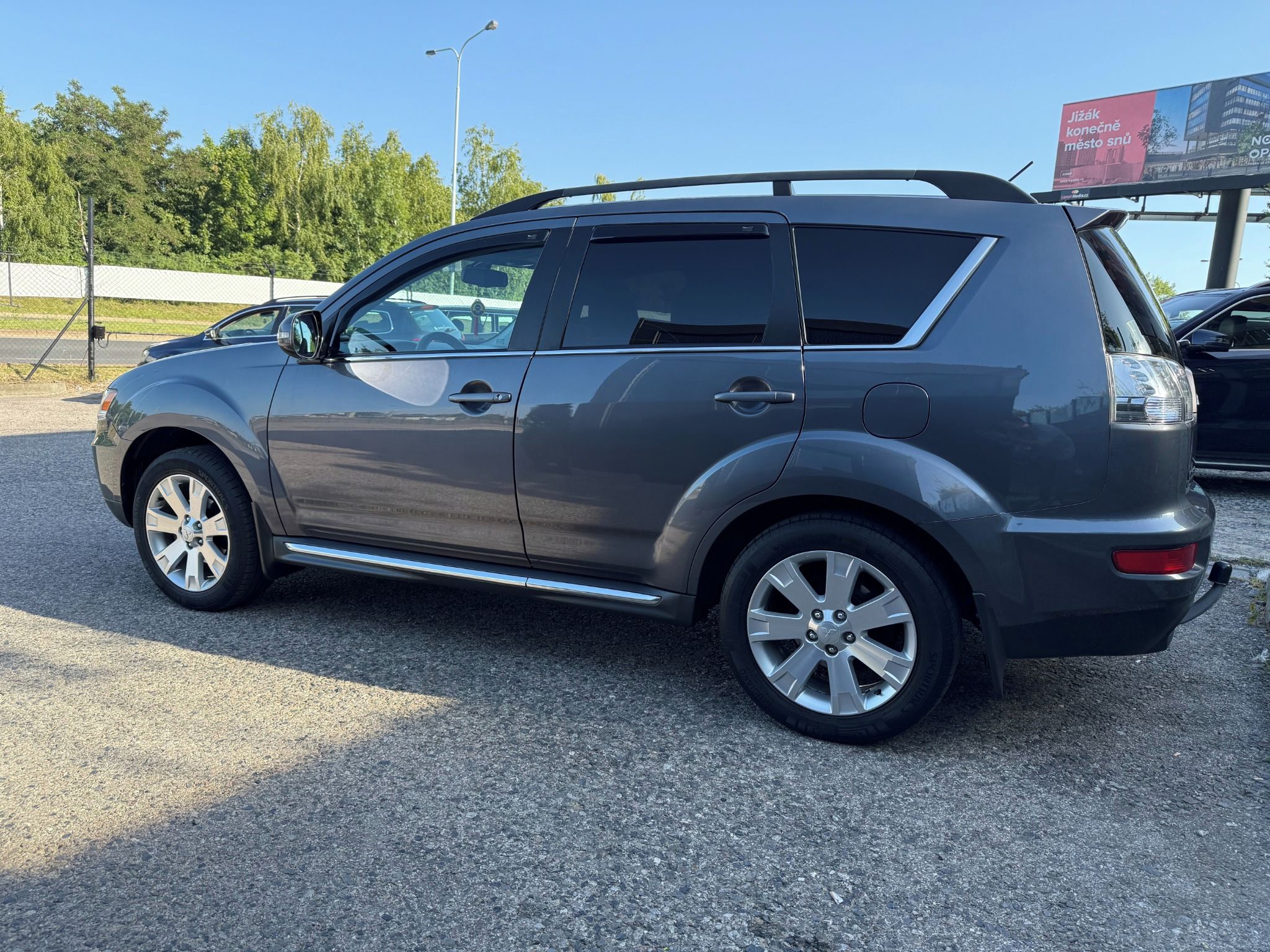 Mitsubishi Outlander, Mitsubishi Outlander XL 2011 - fotka 4