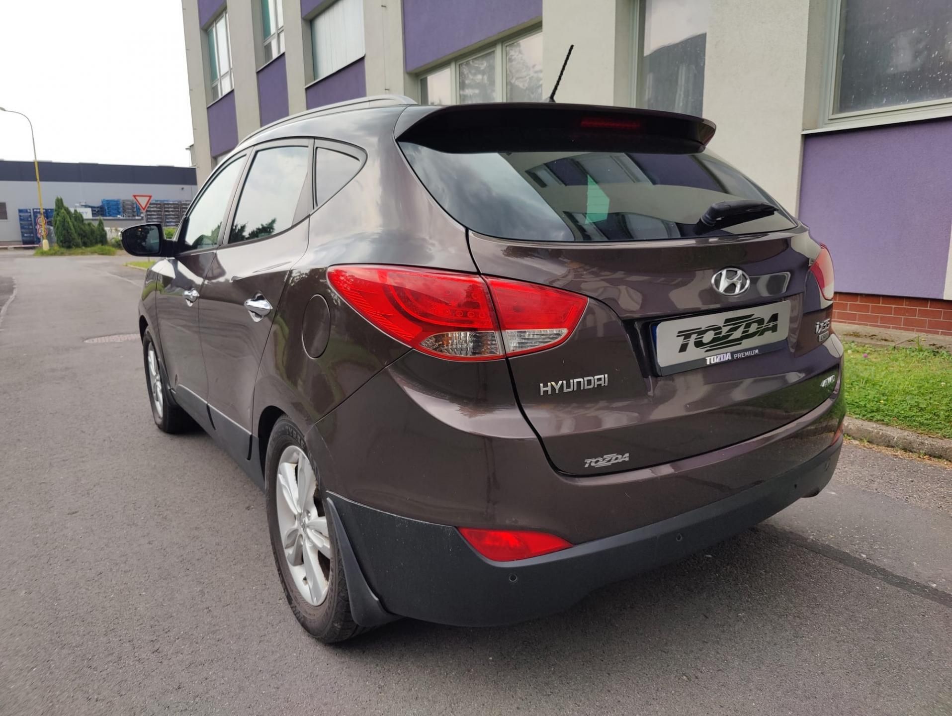 Hyundai ix35, 2,0 CRDi 4WD + pneu - fotka 3