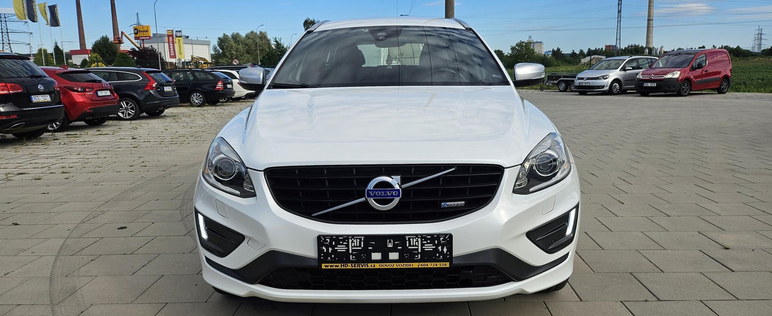 Volvo XC60, 2.0 D4 133KW R-Design - fotka 3