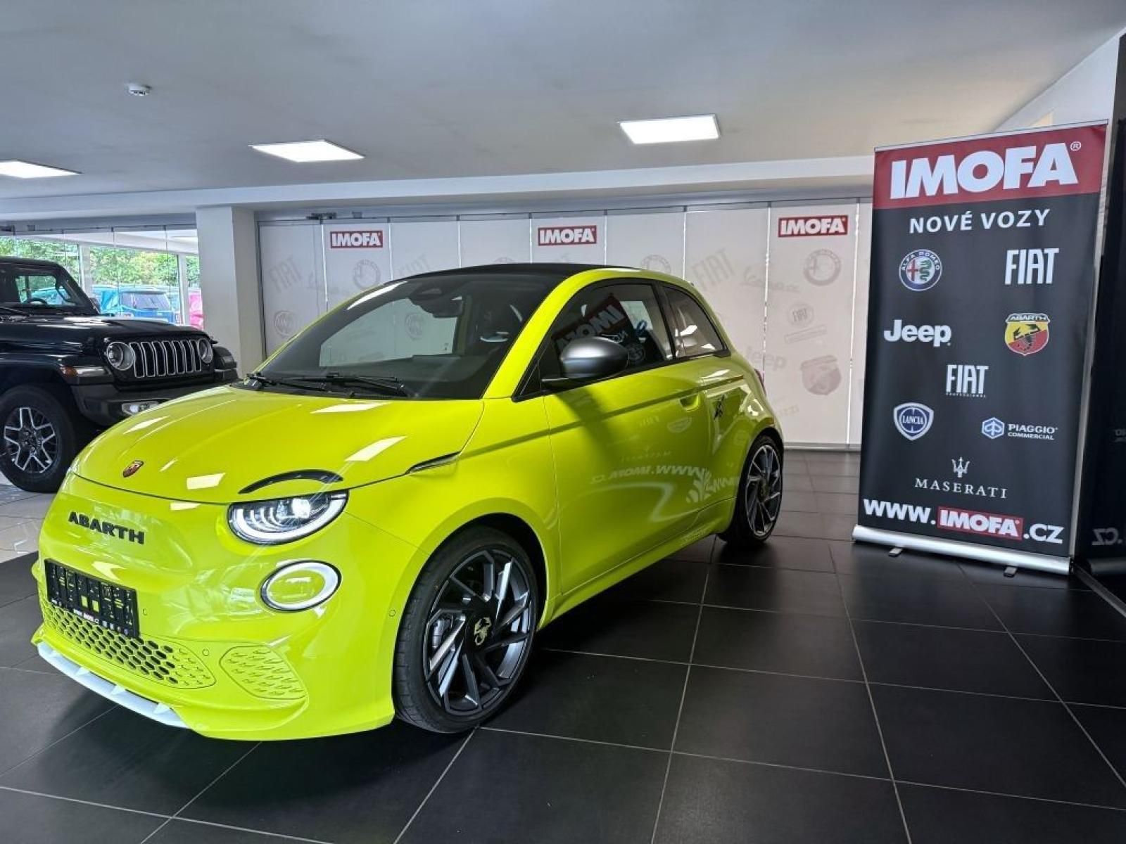 Abarth 500e, Cabrio 114 kW (155k) Turismo - fotka 4