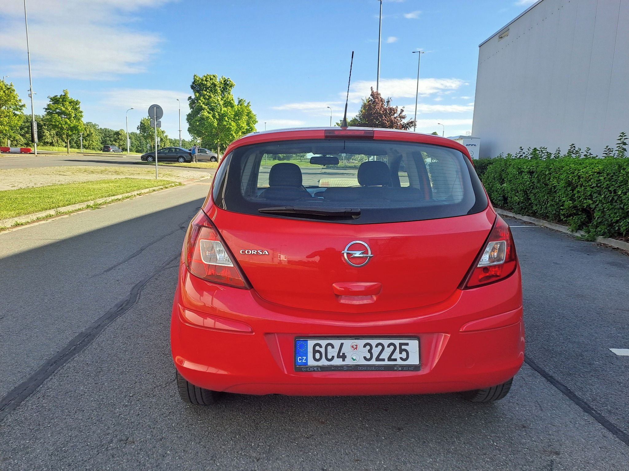 Opel Corsa, 1.0i ČR 2.MAJ PĚKNÁ+ZIMNÍ KOLA - fotka 6