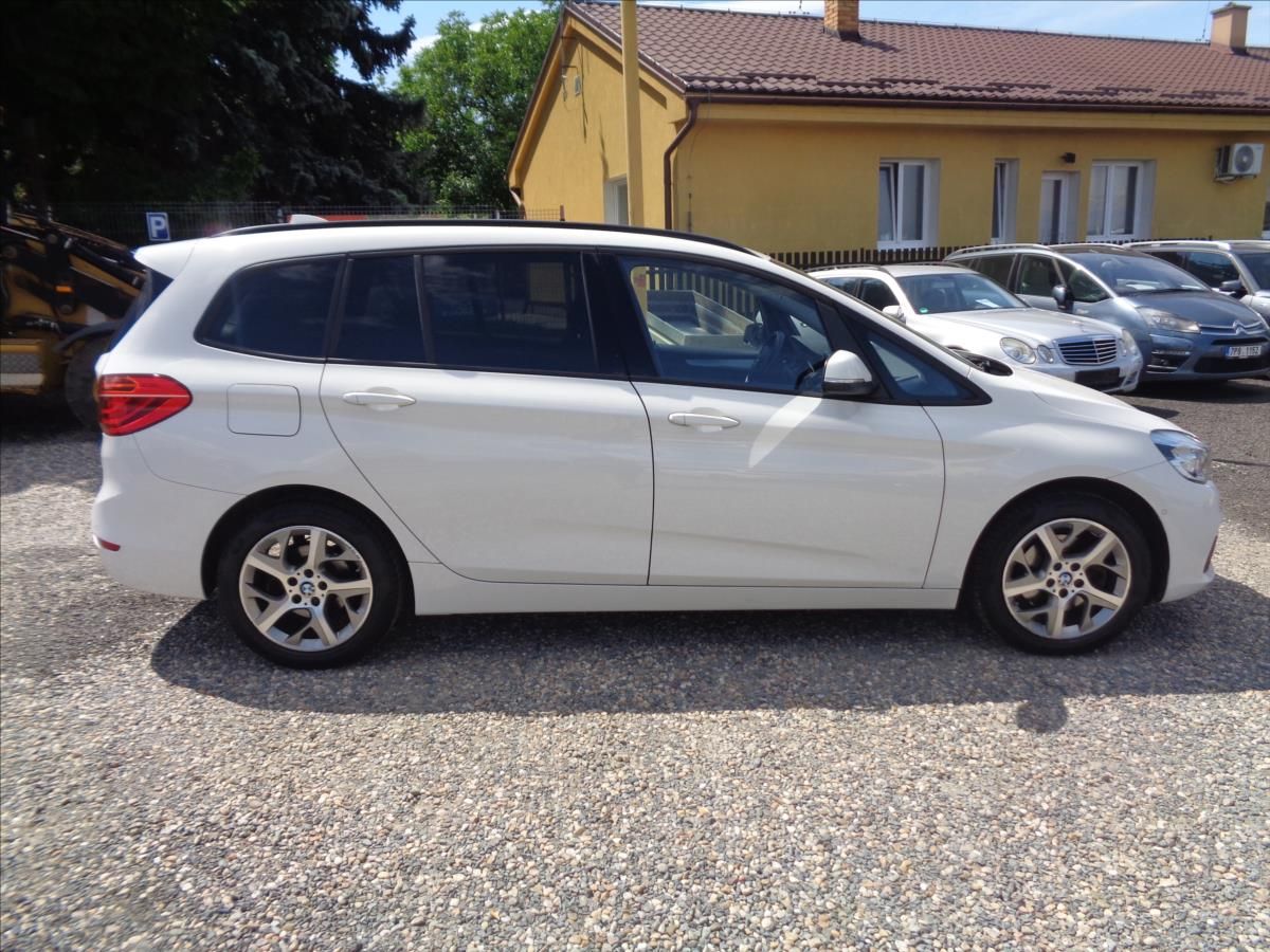 BMW Řada 2, 1,5 - fotka 6