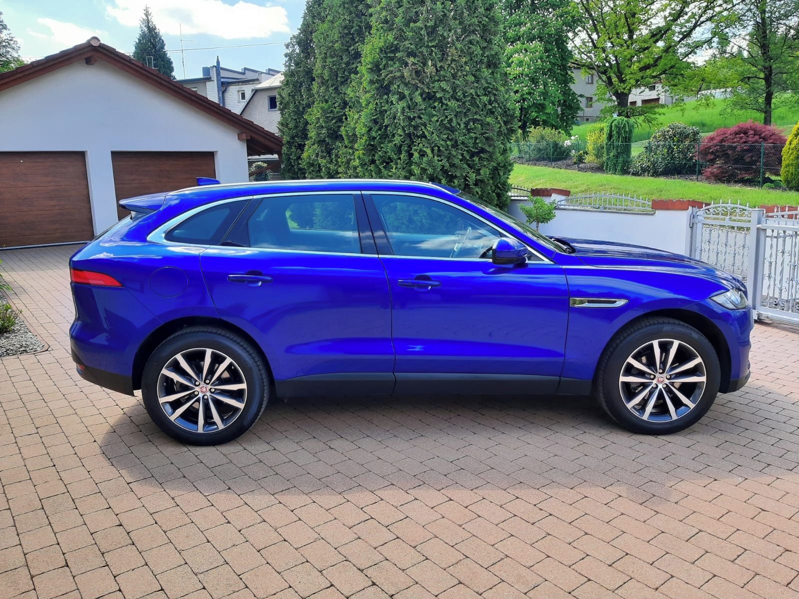 Jaguar F-Pace, 2.0d, AWD, 132kW, Výbava - fotka 2
