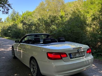 320D Xenony, výhřev, alu M 18”