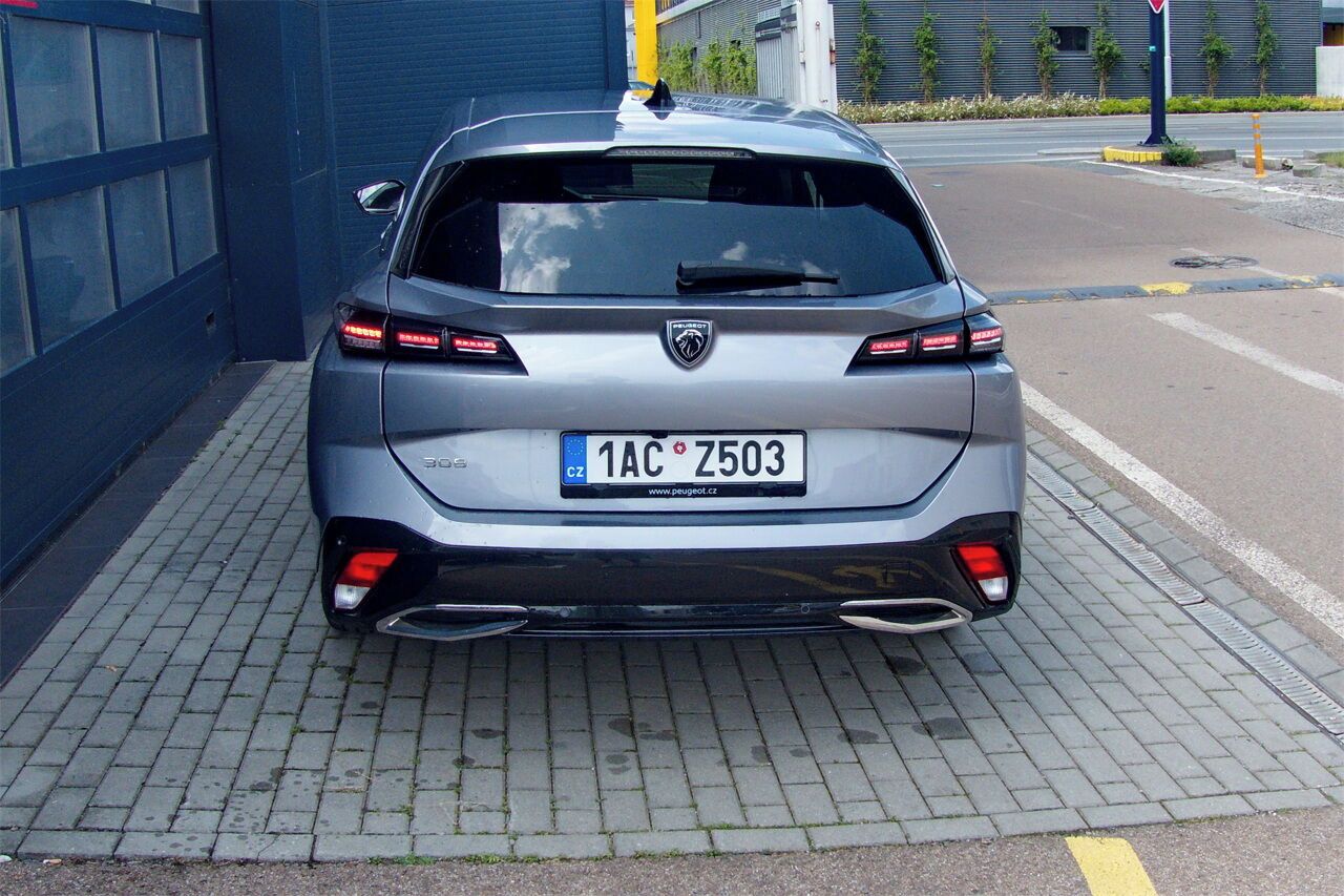 Peugeot 308, SW ALLURE 1.2 PureTech 130 EAT - fotka 2