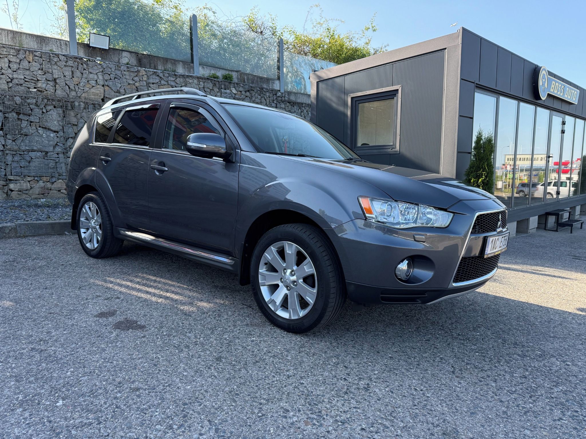 Mitsubishi Outlander, Mitsubishi Outlander XL 2011