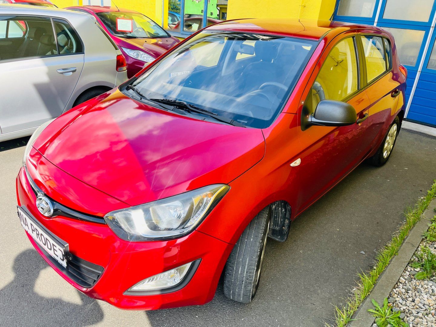 Hyundai i20, 1.2 i BENZÍN NAJETO JEN 99 TIS - fotka 3