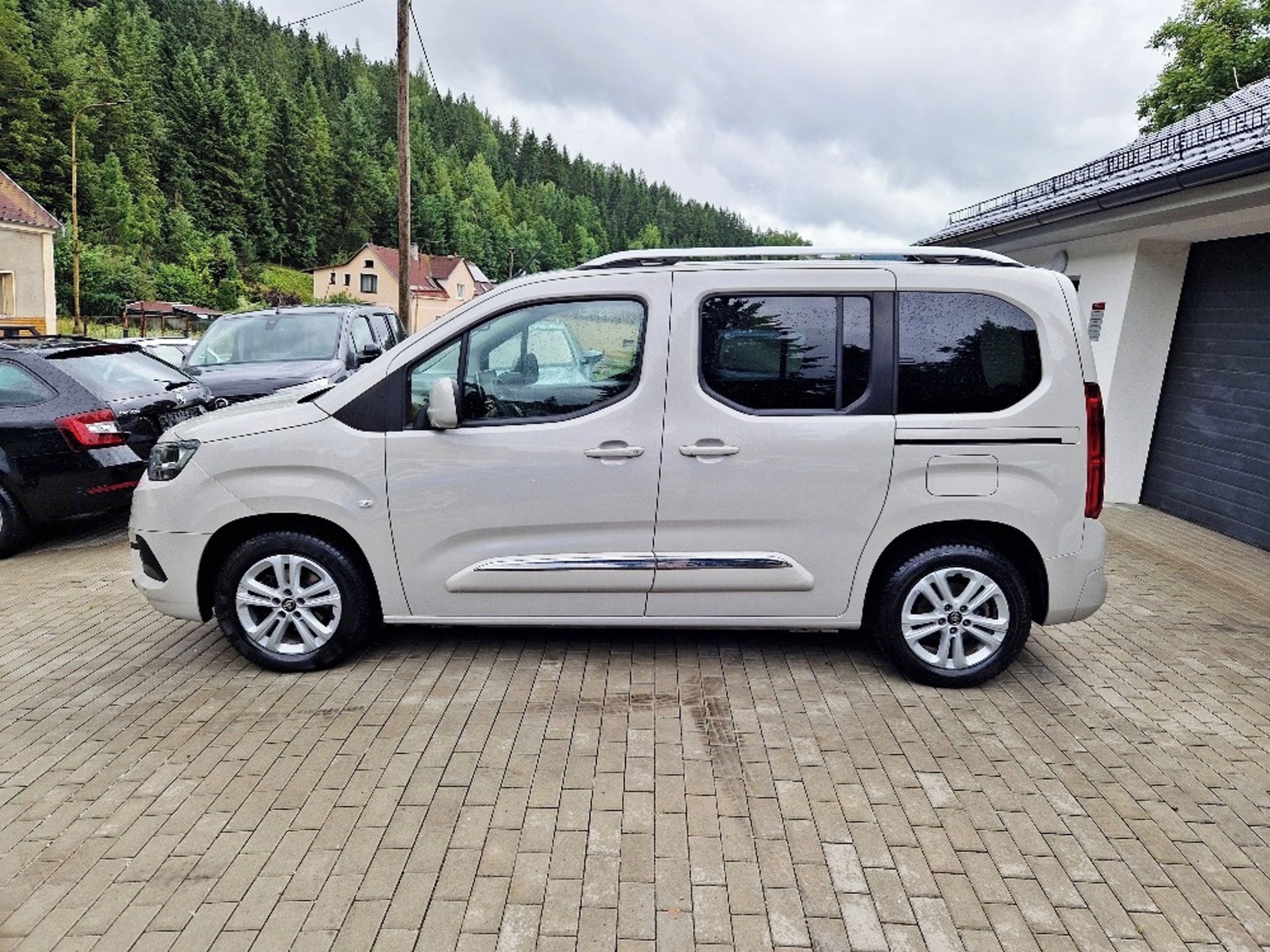 Toyota Proace City Verso, 1.5 D Family - fotka 5
