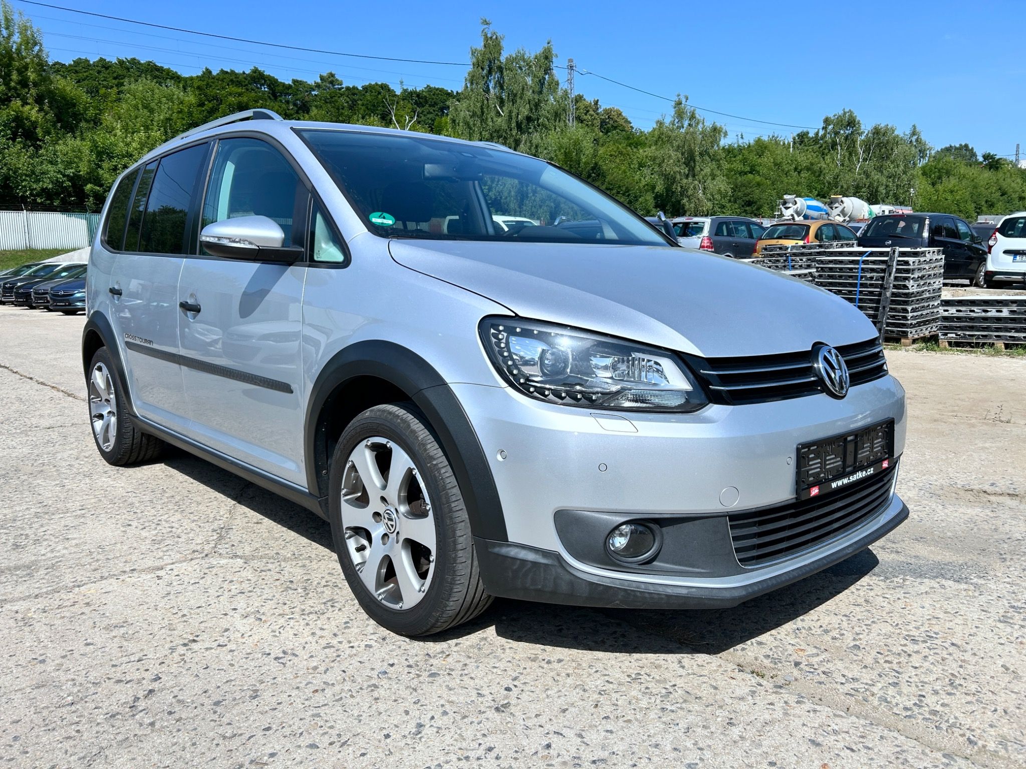 Volkswagen Touran, 2,0 TDi CROSS TOURAN - fotka 3