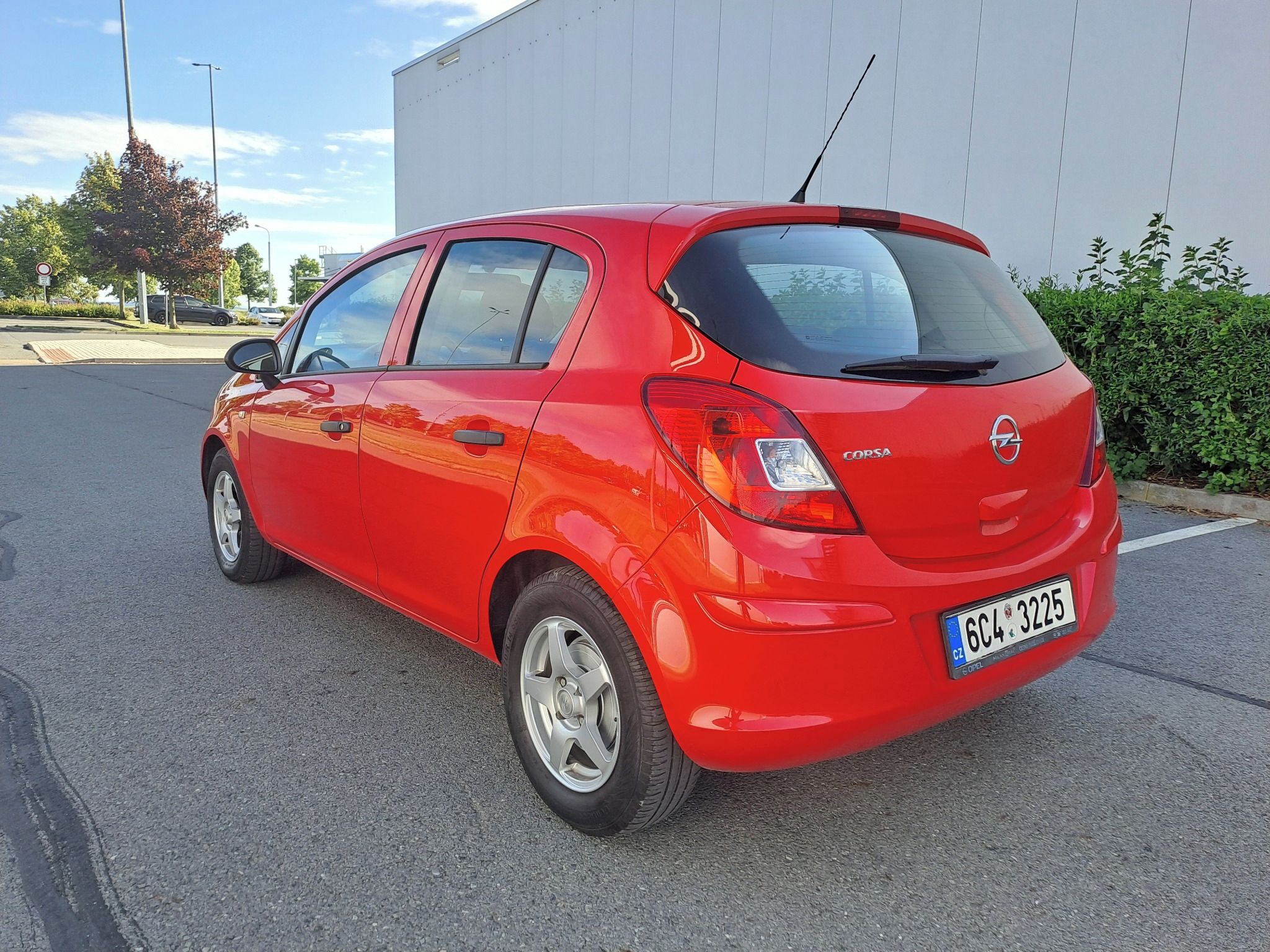 Opel Corsa, 1.0i ČR 2.MAJ PĚKNÁ+ZIMNÍ KOLA - fotka 5