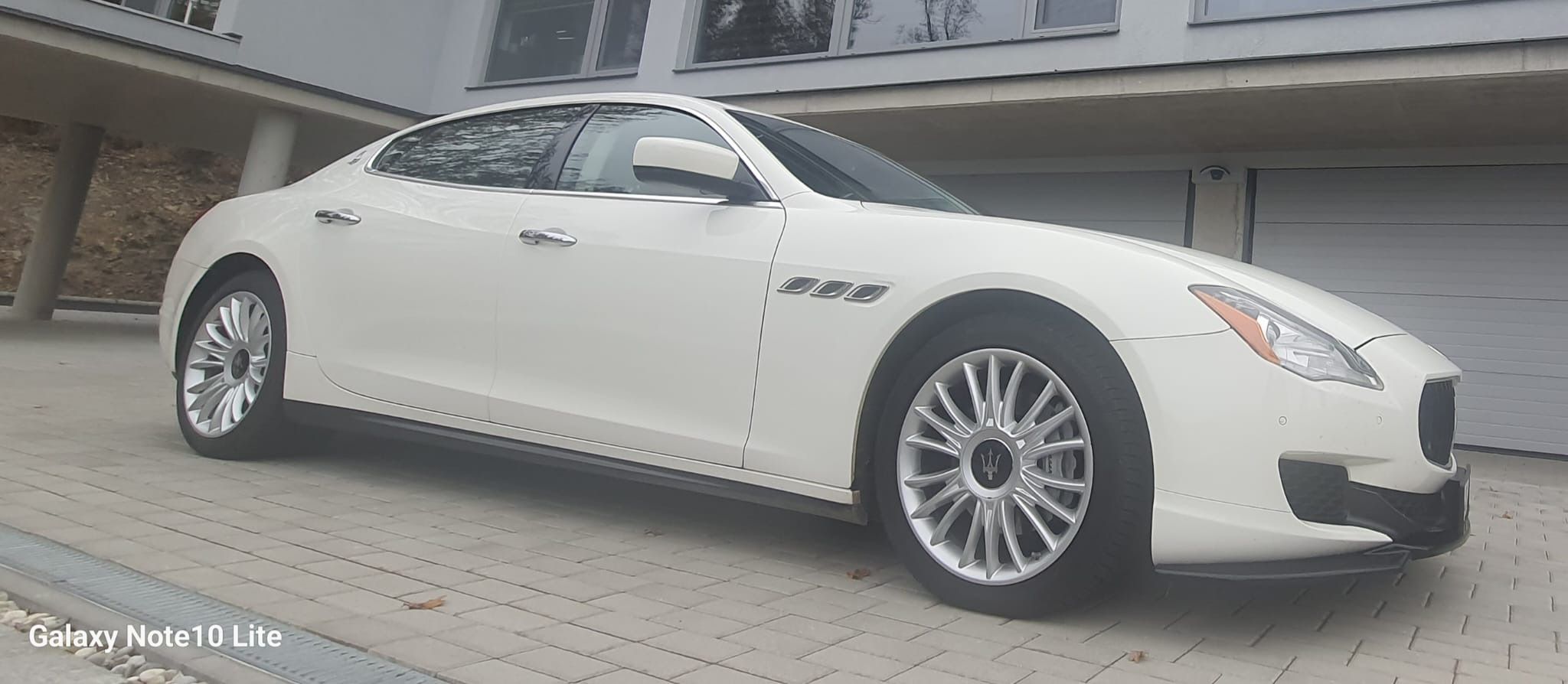 Maserati Quattroporte, Maserati Quattroporte + 4 kola