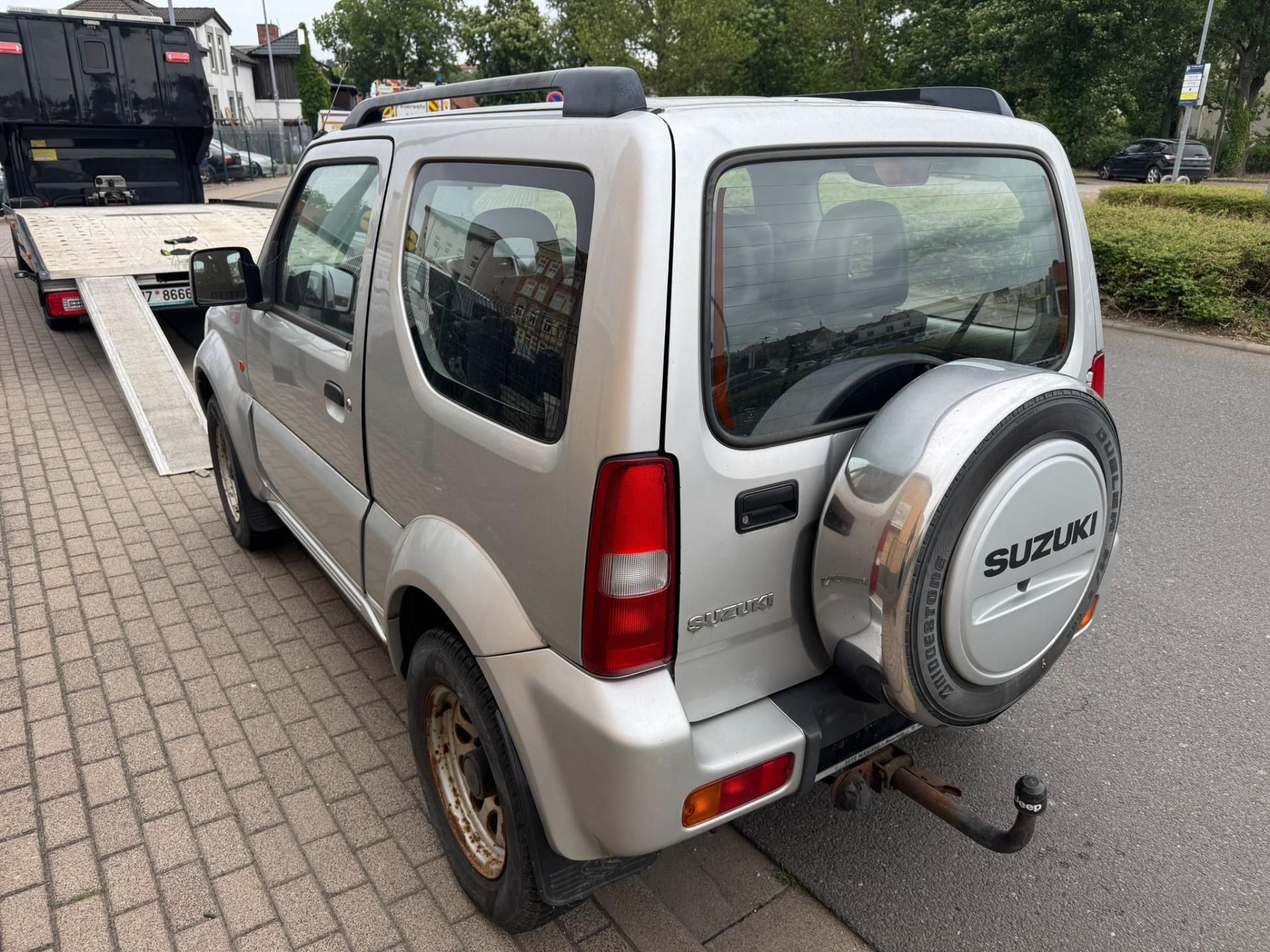 Suzuki Jimny, 1.3i 4x4 TAŽNÉ - fotka 5