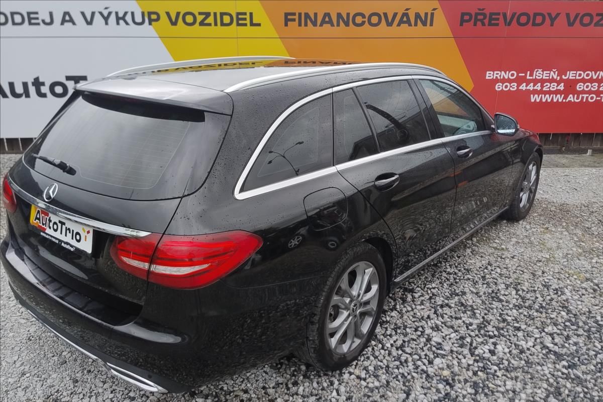 Mercedes-Benz Třídy C, 180d - fotka 3