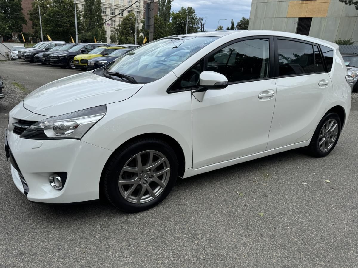 Toyota Verso, 2,0 7.MIST+BILÁ METALIZA !! - fotka 3