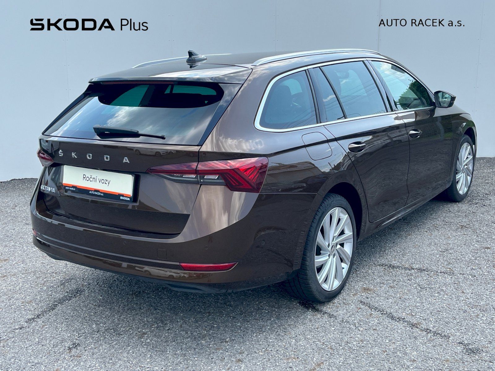 Škoda Octavia, 2.0 TDI 110kW DSG Style Combi - fotka 2