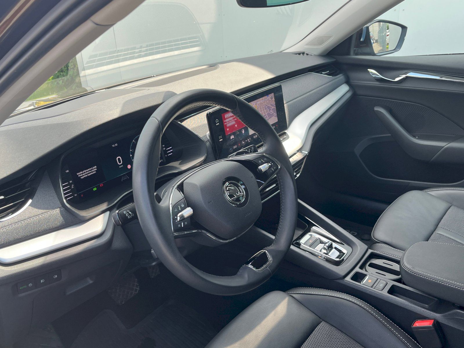 Škoda Octavia, 2.0 TDI 110kW DSG Style Combi - fotka 6
