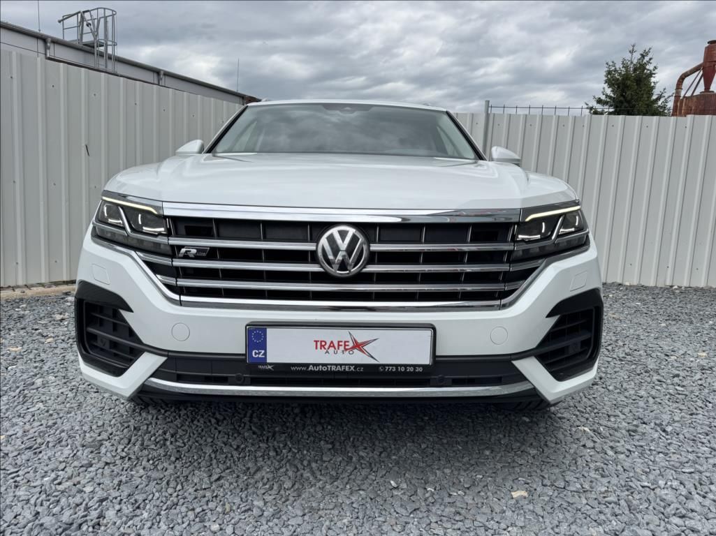Volkswagen Touareg, 3,0 TDI,210kW,R-line,1.maj.,ČR - fotka 2