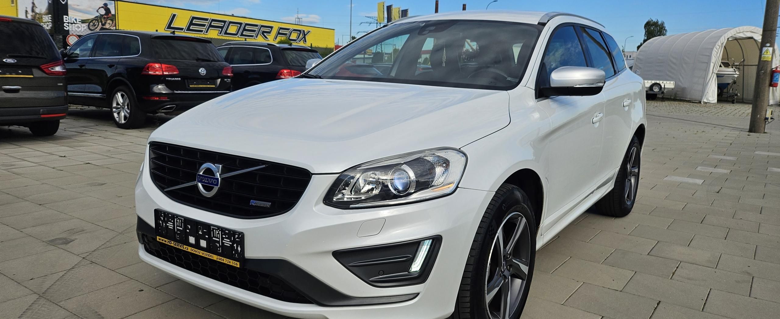 Volvo XC60, 2.0 D4 133KW R-Design - fotka 2