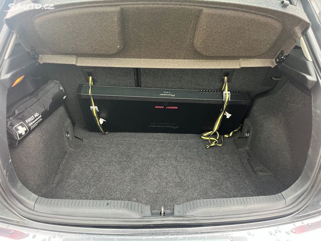Toyota Auris, fotka 22