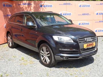 4,2 i V8 257KW, ČR, QUATTRO.
