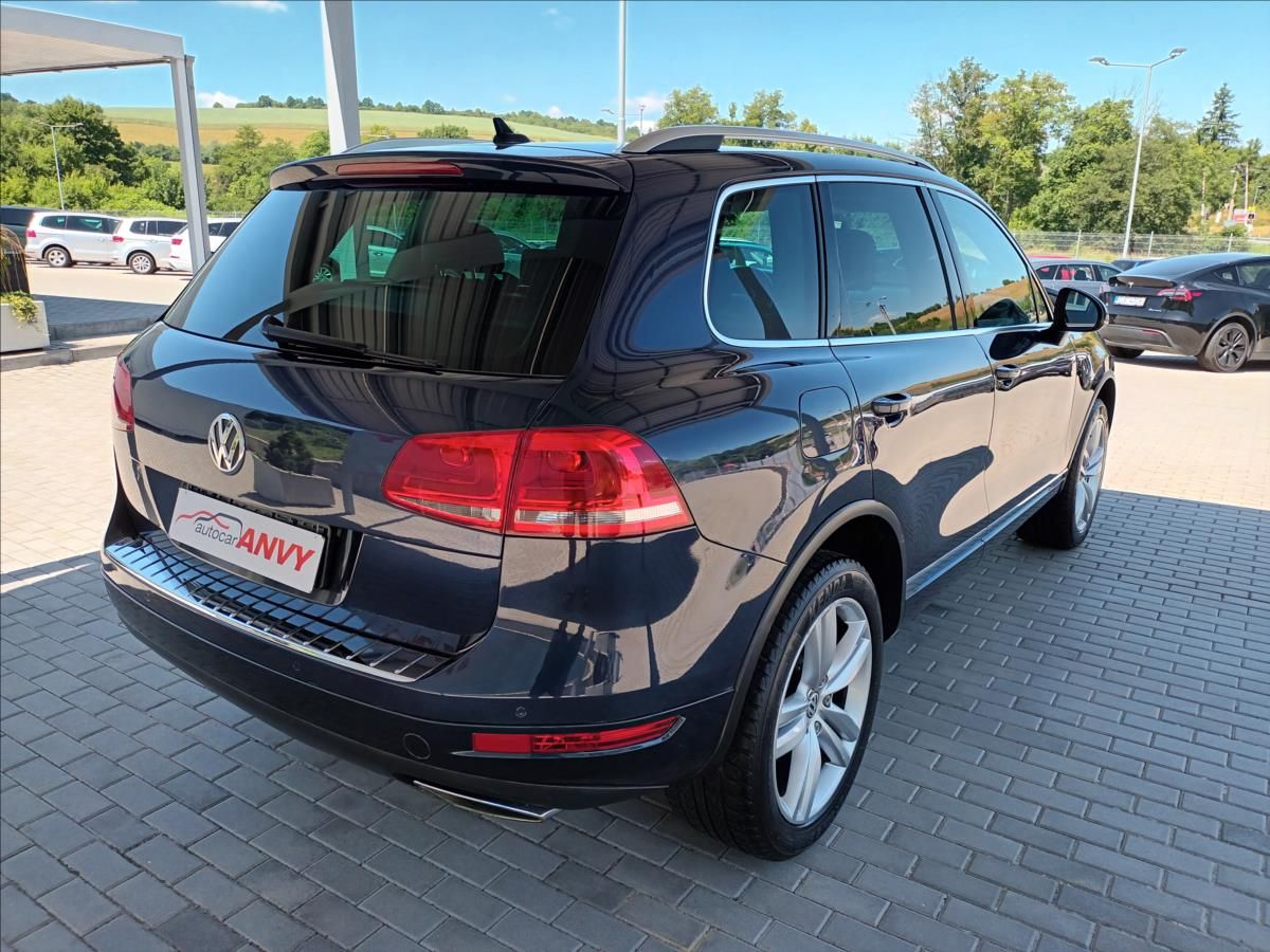 Volkswagen Touareg, 3,0 TDI,176KW,NAVI,KŮŽE,PRUŽIN - fotka 5