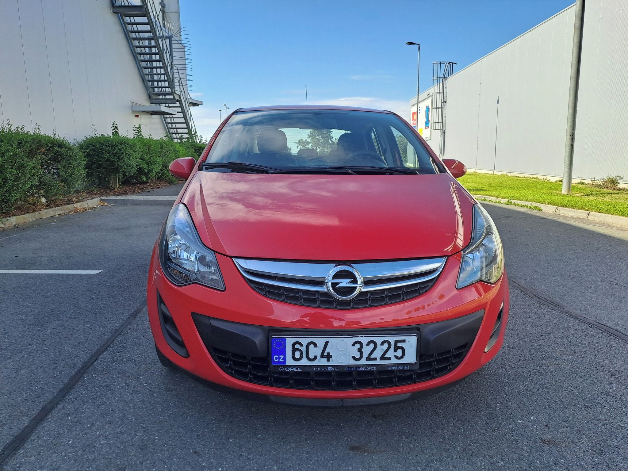 Opel Corsa, 1.0i ČR 2.MAJ PĚKNÁ+ZIMNÍ KOLA - fotka 2